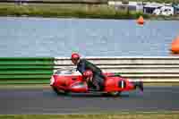 Vintage-motorcycle-club;eventdigitalimages;mallory-park;mallory-park-trackday-photographs;no-limits-trackdays;peter-wileman-photography;trackday-digital-images;trackday-photos;vmcc-festival-1000-bikes-photographs